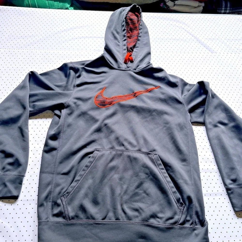 Nike Therma Fit Hoodie Gray Orange Big Swoosh Athletic Pullover Mens M